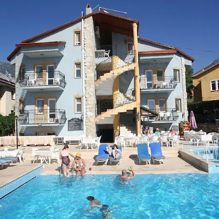 فندق Cypriot 2*